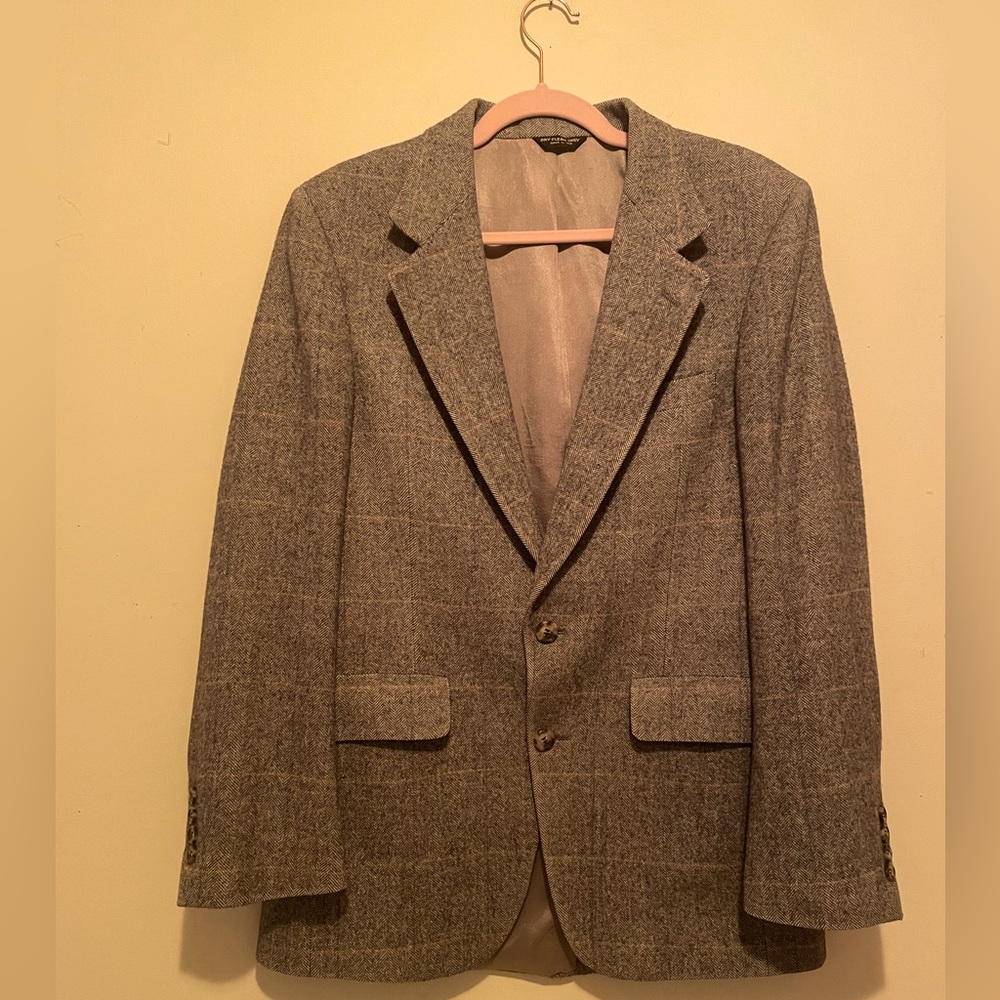 Redwood & Ross 100% Camel Hair Satin Lined Jacket.  Made in USA.  Size 42 (L).
